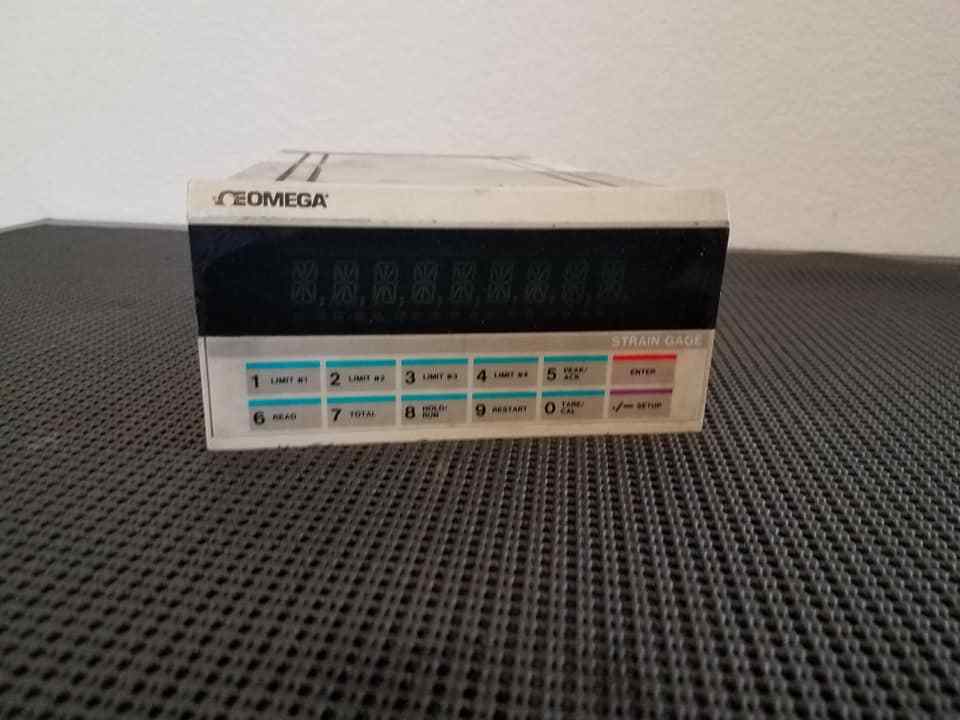Omega DP501 Industrial Panel Mount Digital Indicator Strain Measurement Gage