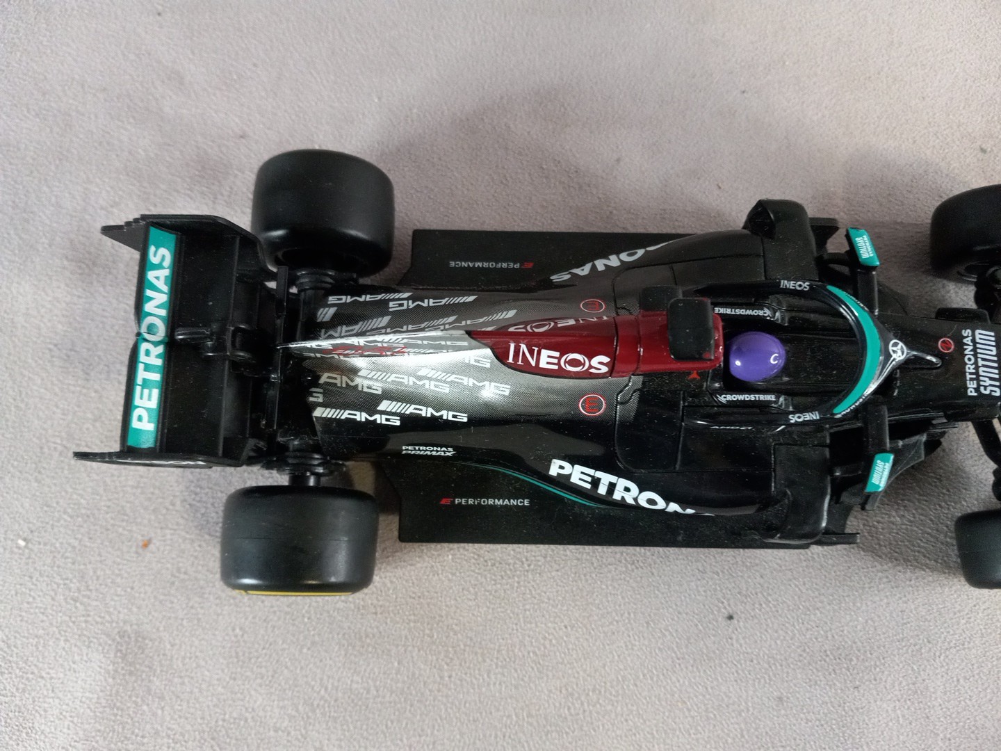Mercedes Benz AMG F1 W12 E Performance Lewis Hamilton #44 Black 1:24 RC Maisto