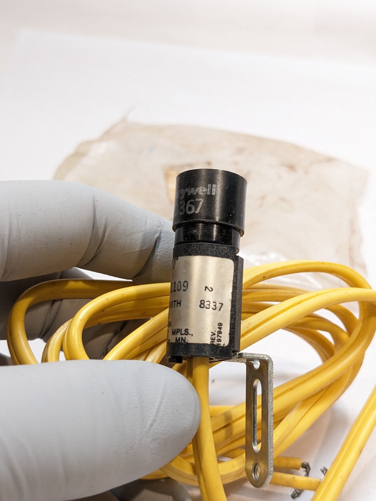 Honeywell C554A Cadmium Sulfide Flame Detector