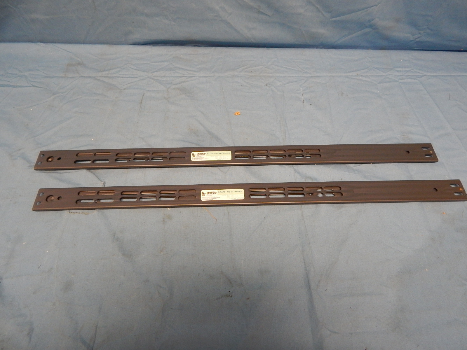 NEW HP Agilent 5003-1128 Rack Slide Kit General Devices CC3701-99-0079