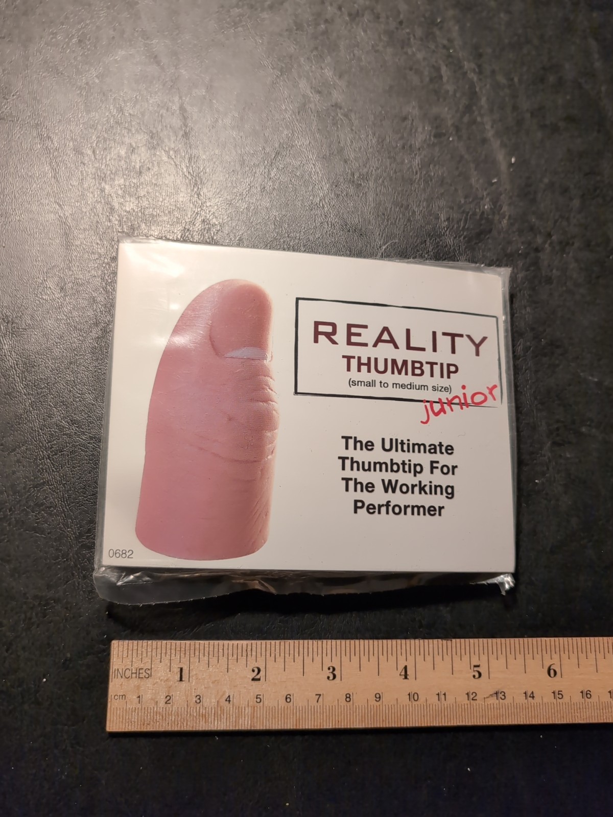 REALITY THUMB TIP JUNIOR - Magic Makers Trick Red Silk Included!