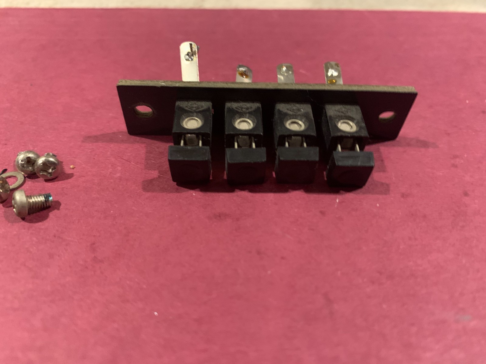 Marantz 2230 Stereo Receiver - Speaker Push Terminals