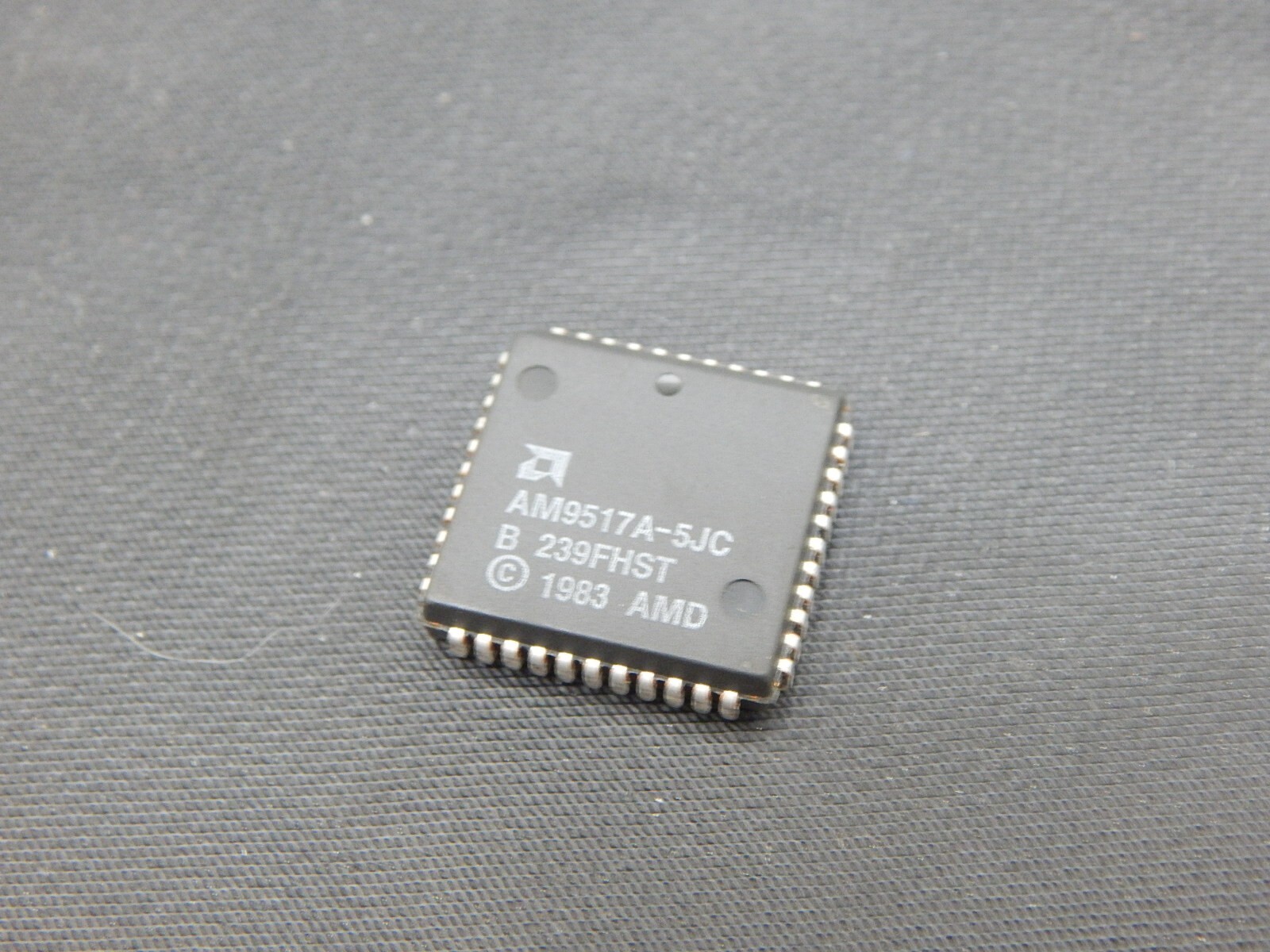 AMD AM9517A-5JC DMA Controller 4-Channel Multimode DMAC SMD - USA FAST SHIPPING