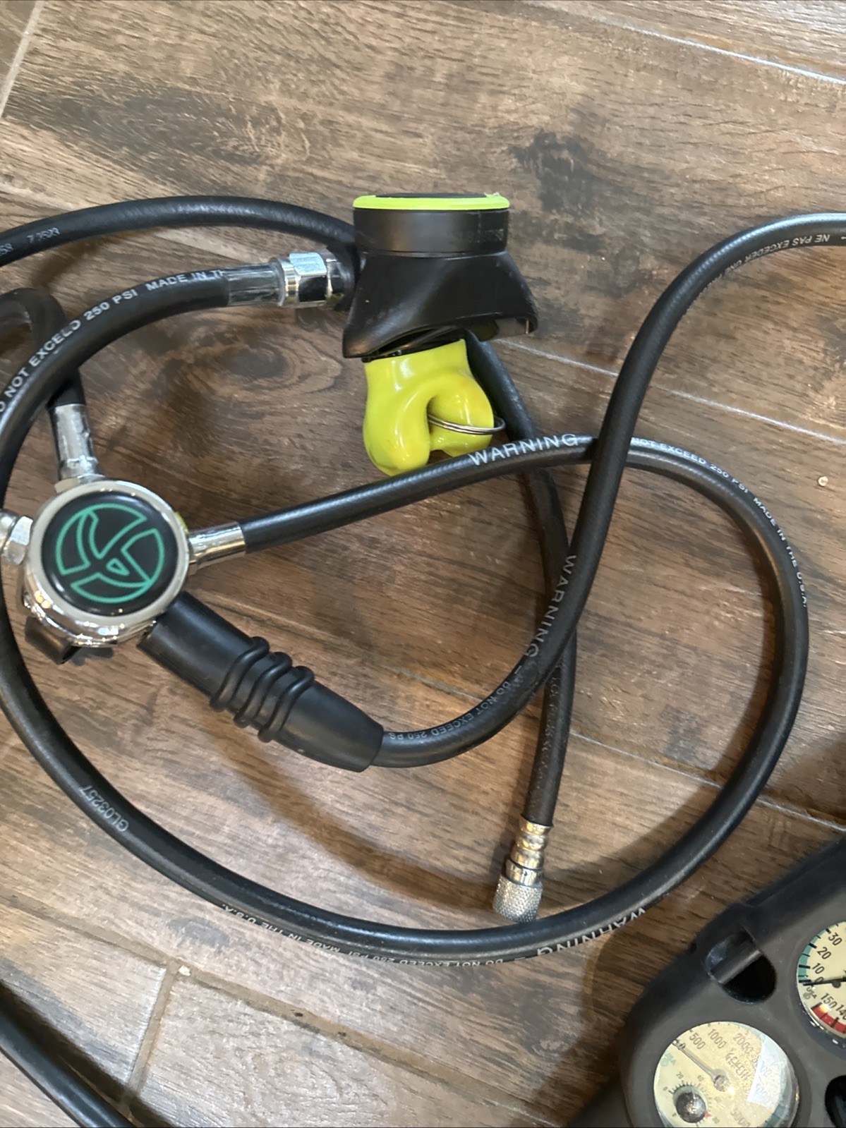 Genesis Regulator (w/2nd Stage Octopus), 2 Gauge Console, Scuba Diving