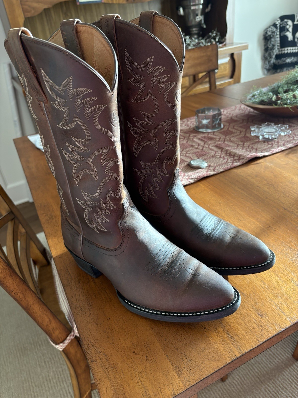 Ariat Men’s Embroidered Leather Cowboy Boots Size 9EE