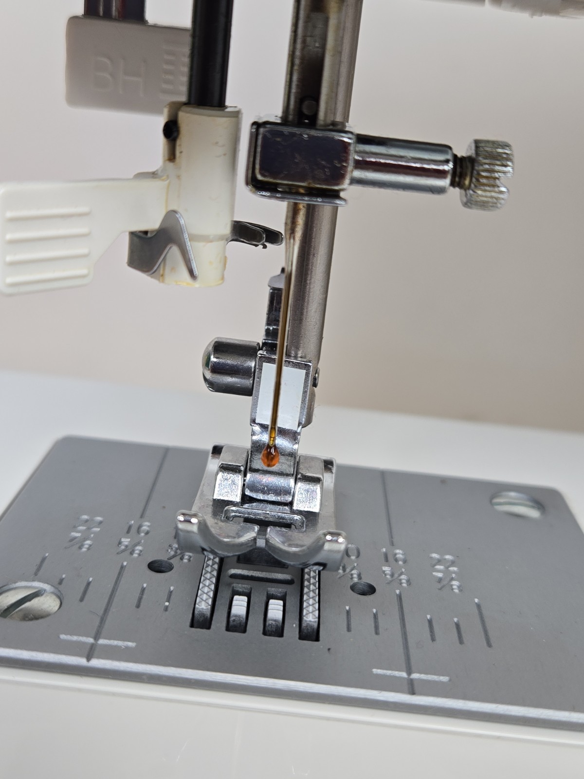 Singer 6160 Computerized 60 Stitch Sewing Machine