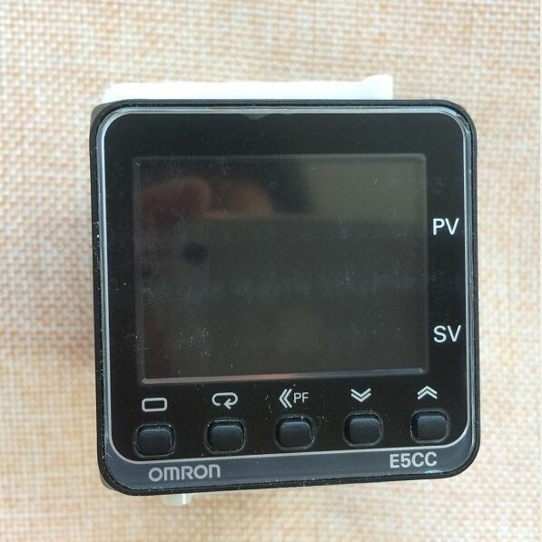 1 pc. New E5CC-RX2ASM-800 Temperature Controller