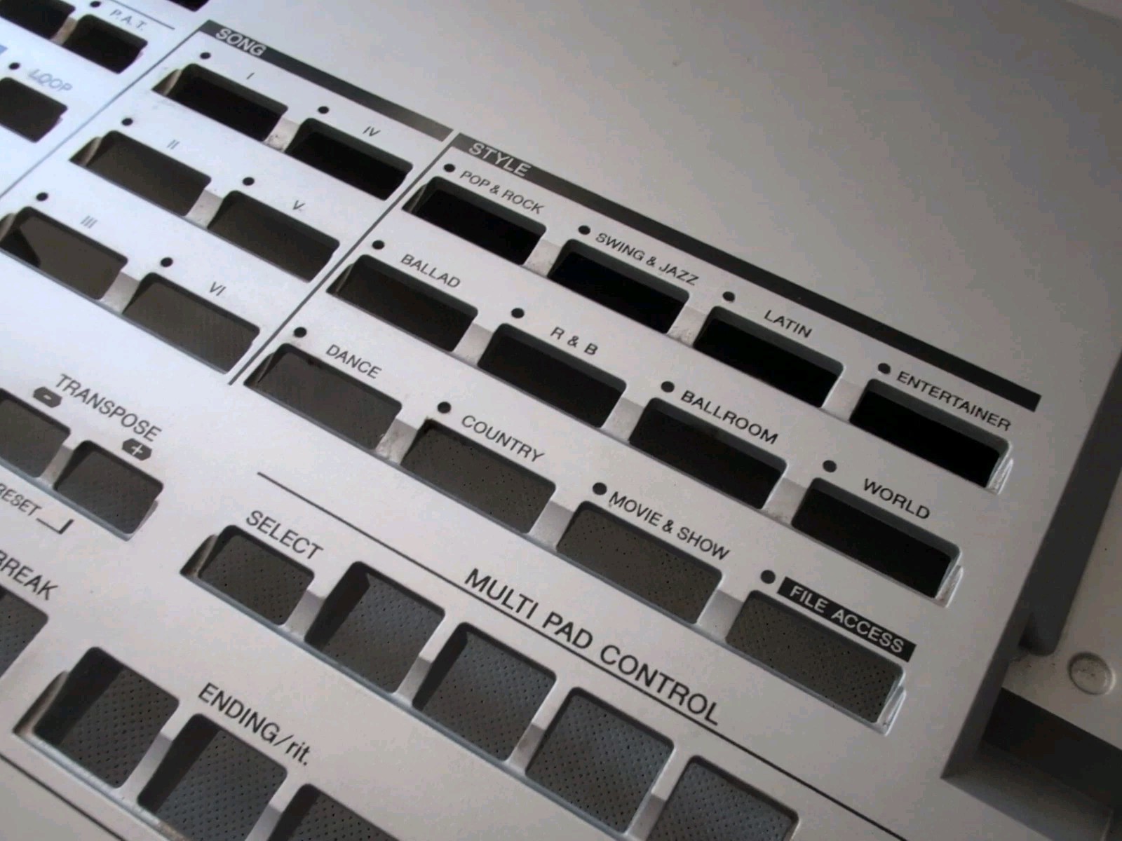 Yamaha Tyros 2 Arranger Keyboard Part - Front & Bottom Housing Covers
