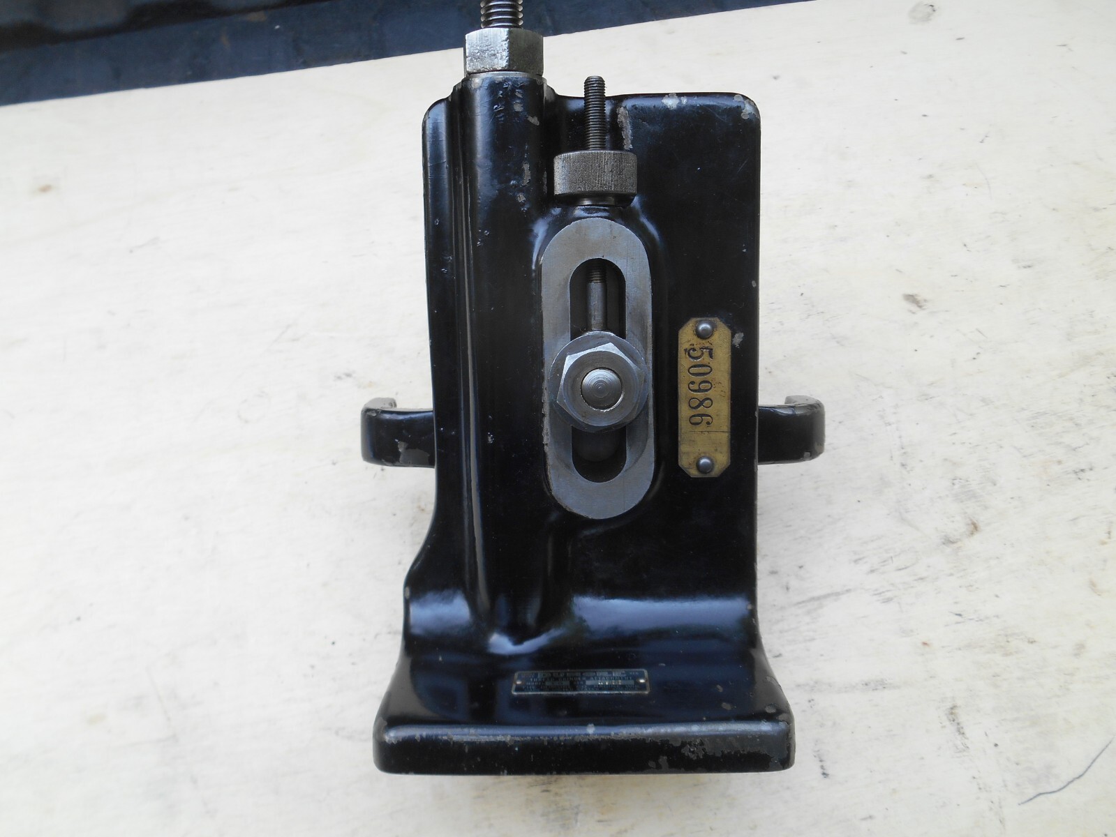 DUMORE GRINDER MODEL TG , PART OF THREAD GRINDING ATTACHMENT