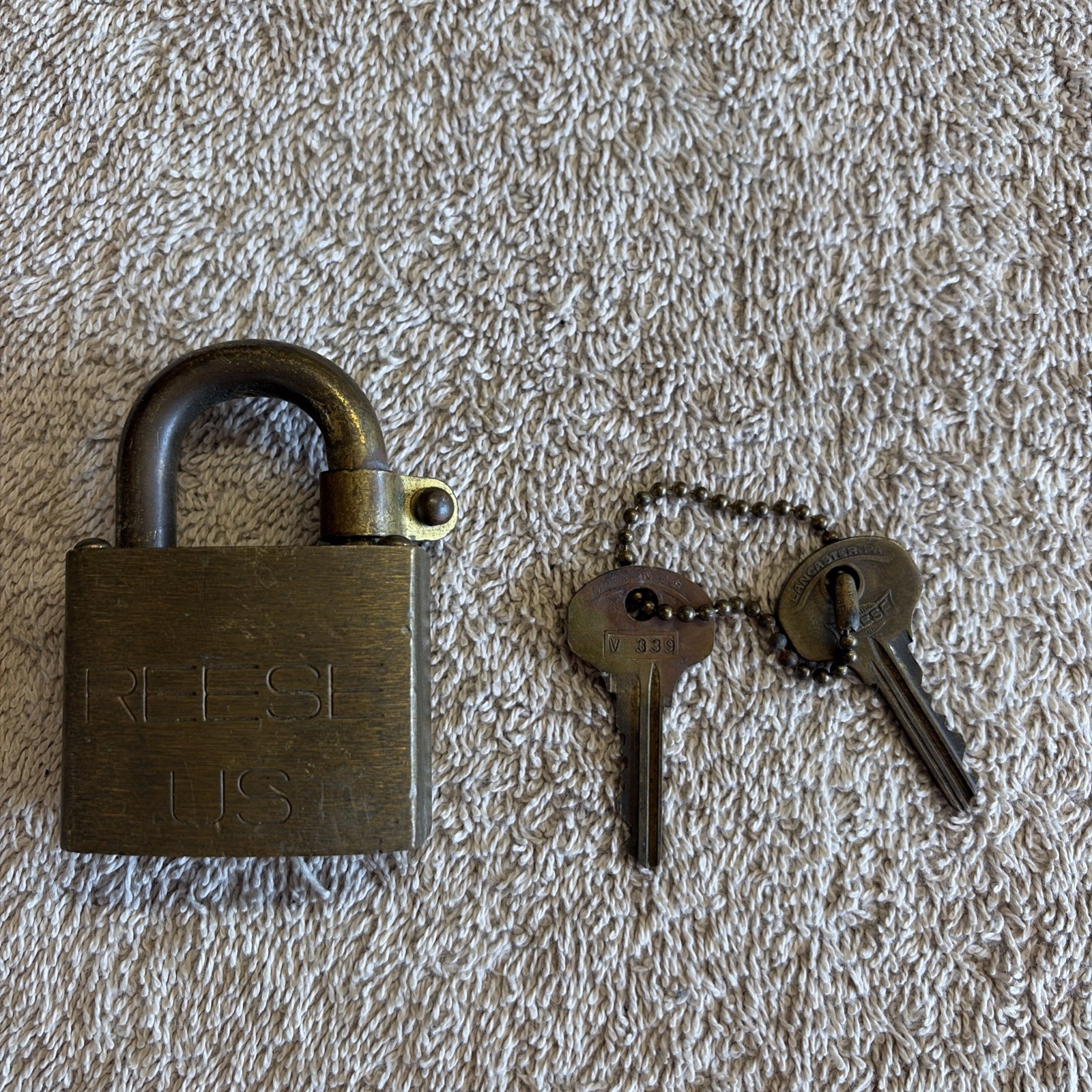 Reese US military brass padlock with 2 keys Bin #8