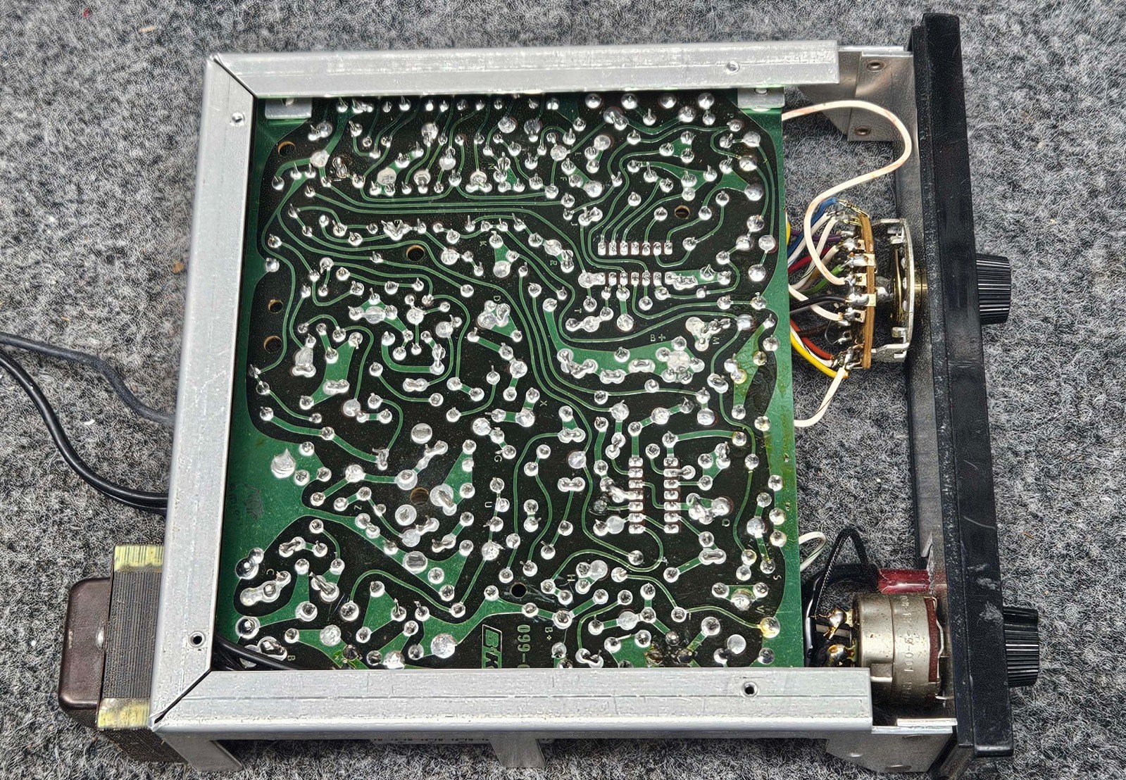 B&K MODEL 1243 DIGITAL I.C. COLOR GENERATOR