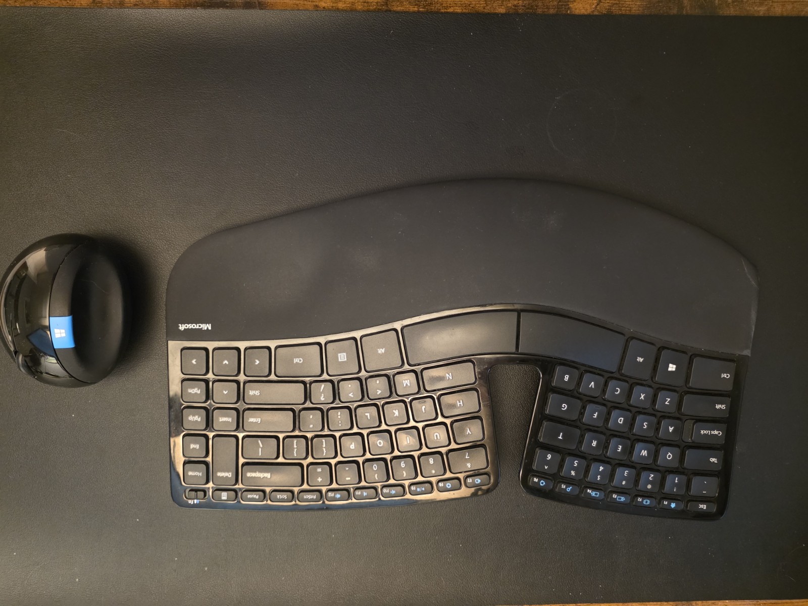 Microsoft Sculpt Ergonomic Keyboard  Mouse Desktop L5V-00001 USB Wireless Bundle