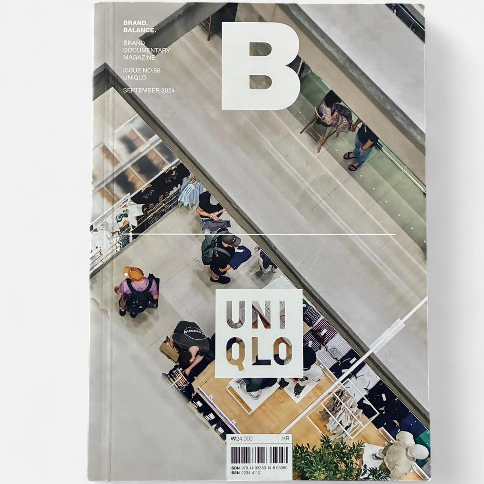UNIQLO BRAND. BALANCE. DOCUMENTARY MAGAZINE ISSUE