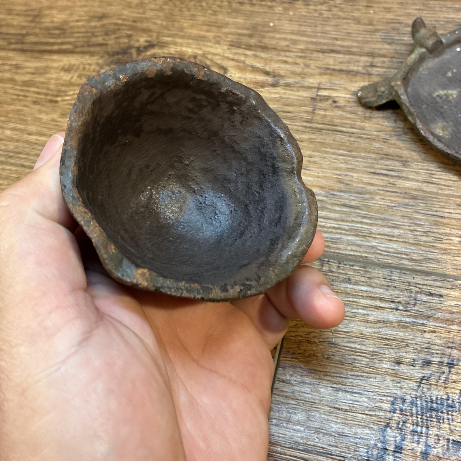 Turtle Hide A Key Box Hideaway Rustic Cast Iron Garden Decor Figure Tortoise