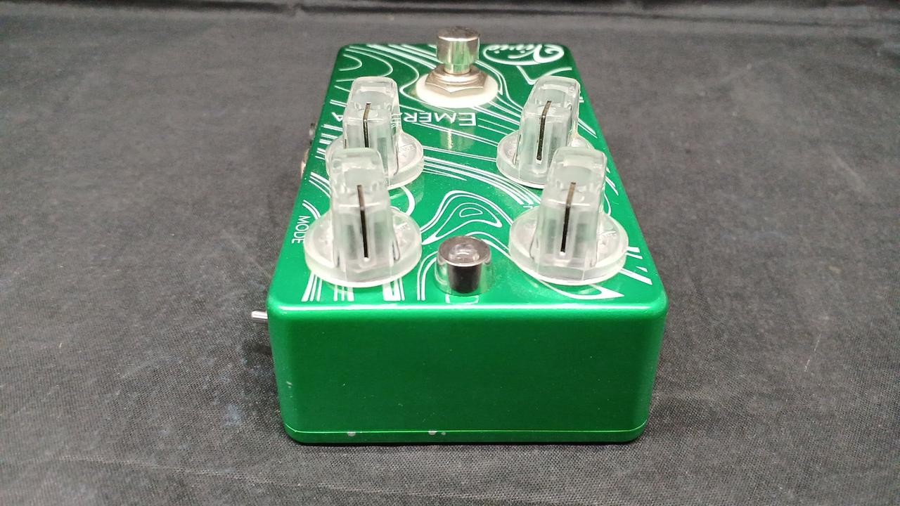 VIVIE / EMERALDA (no04022026)