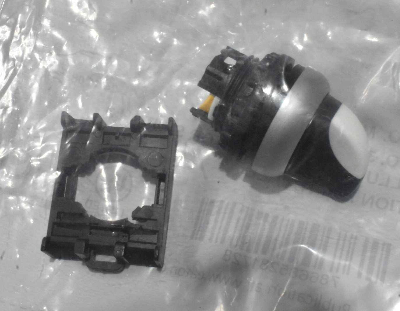 Eaton M22-WRK3-2 Selector Switch Assembly 3 Position New
