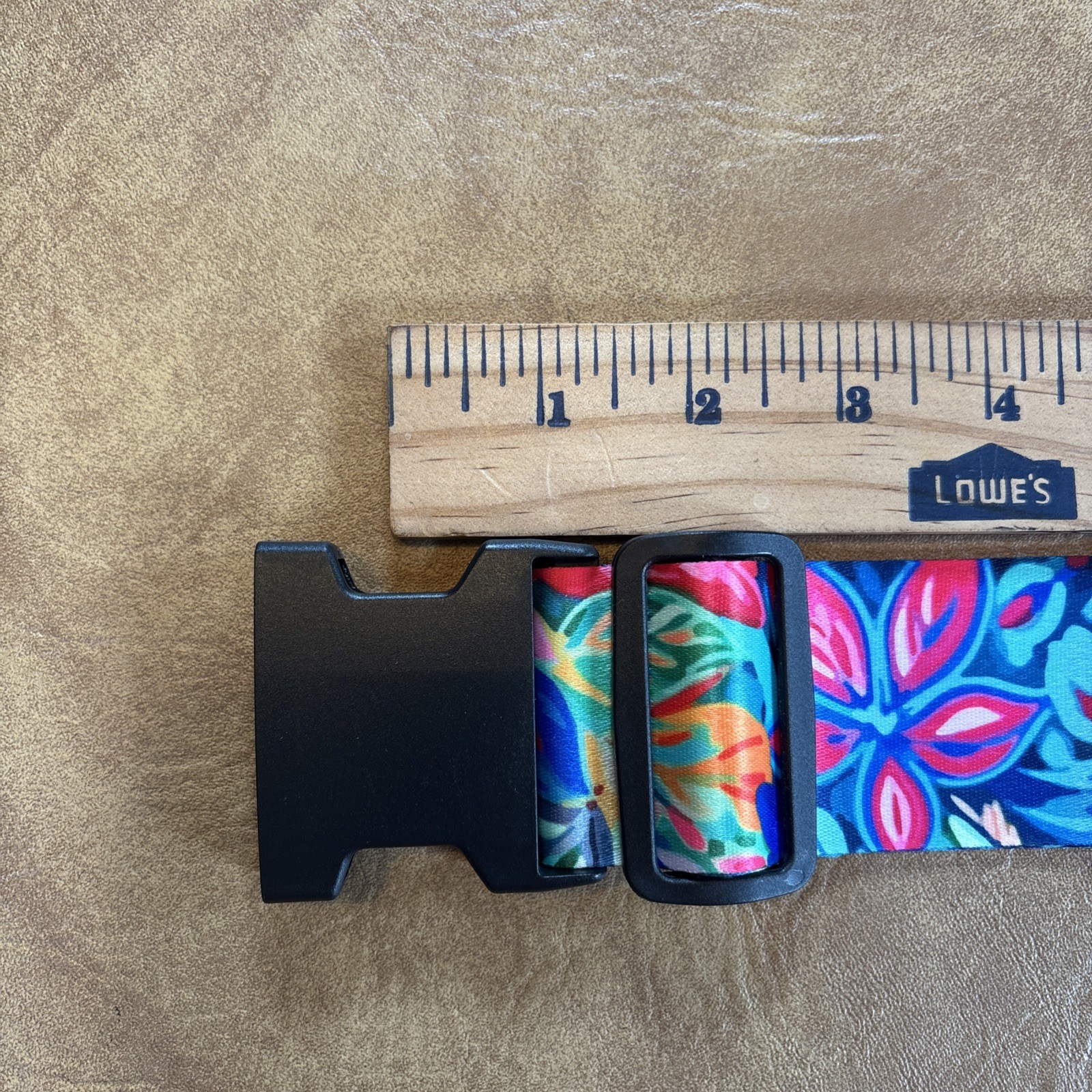 Unbranded adjustable guitar strap 33-66 inch with plastic closure