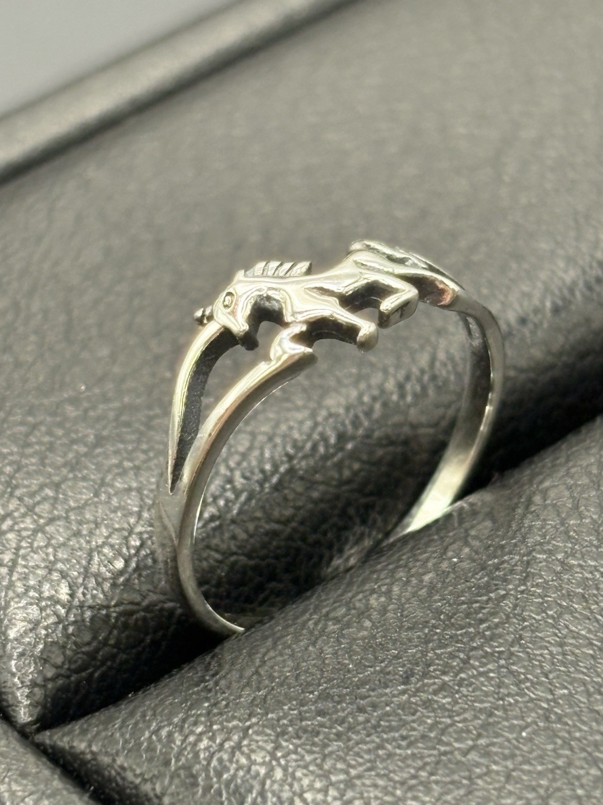 New Condition Sterling Silver Horse Galloping Toe Ring 925 B17