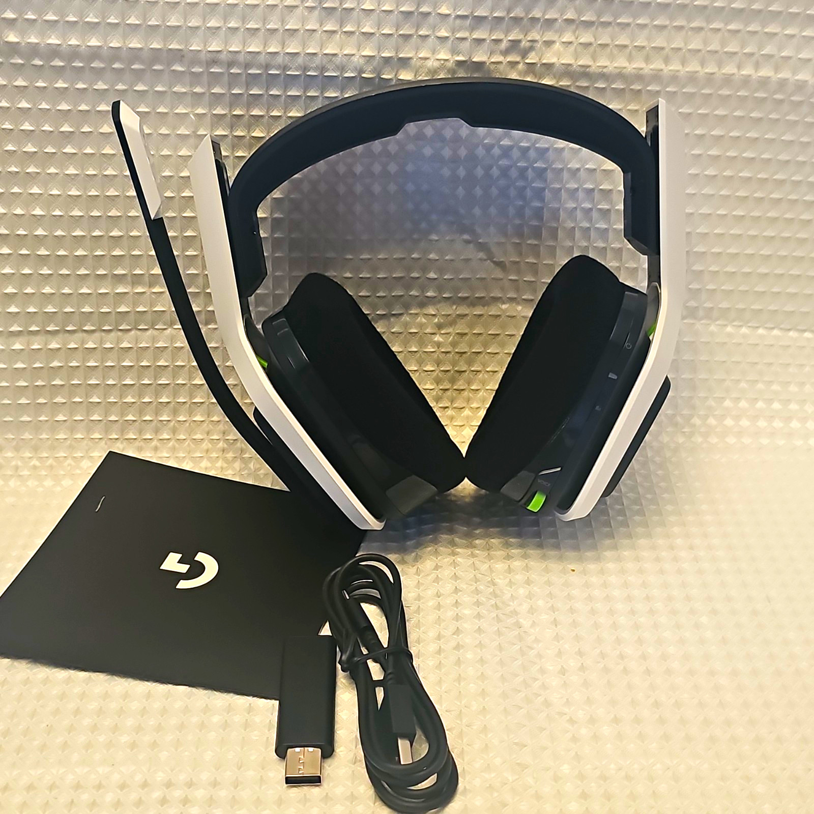 Astro A20 Wireless Gaming Headset Xbox Series X|S PC Mac USB Adapter Black