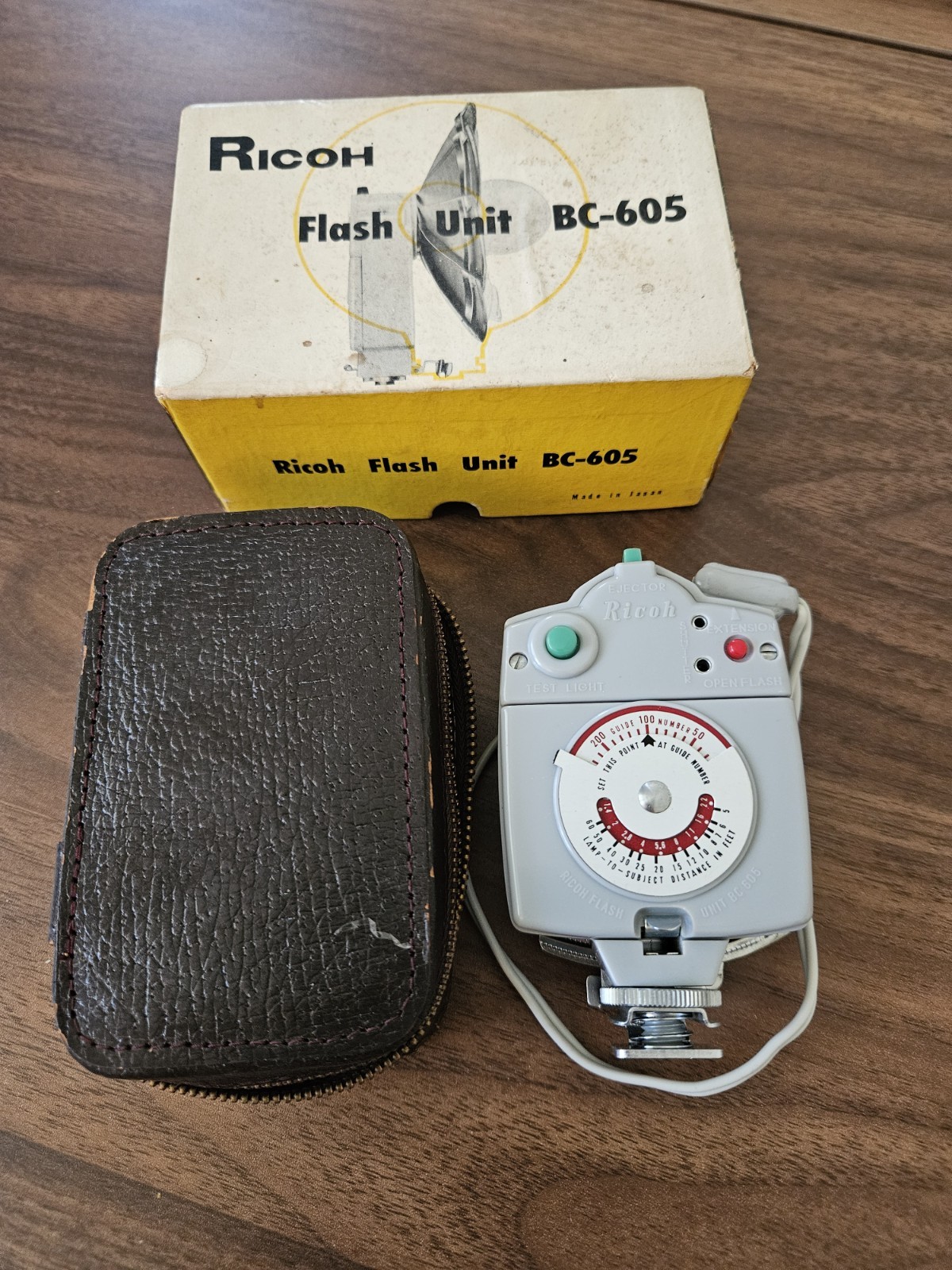 VINTAGE RICOH FLASH UNIT BC-605 WITH ORIGINAL BOX & CASE