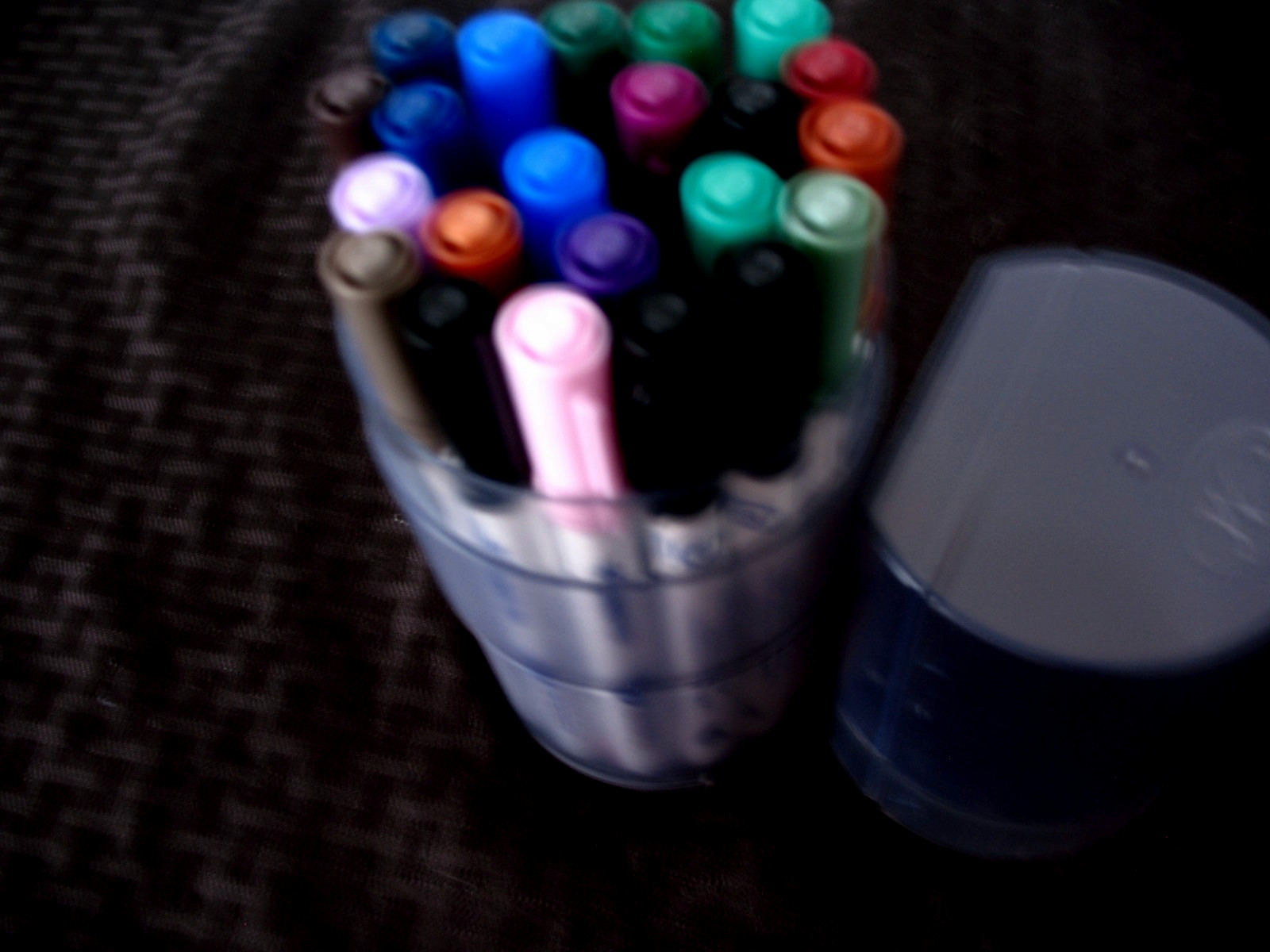 The Creative Memories Collection Journaling Mate Case Full of Round Tip pens