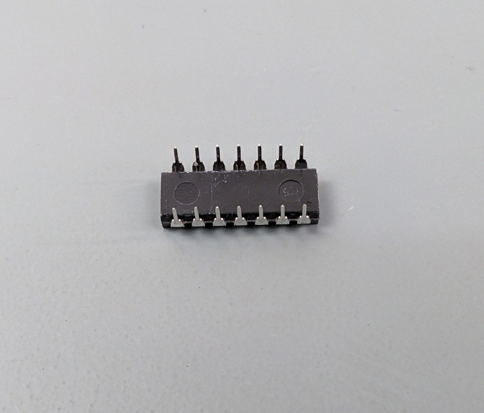 (4) DM7490 Decade Counter ICs, div by 2, by 5