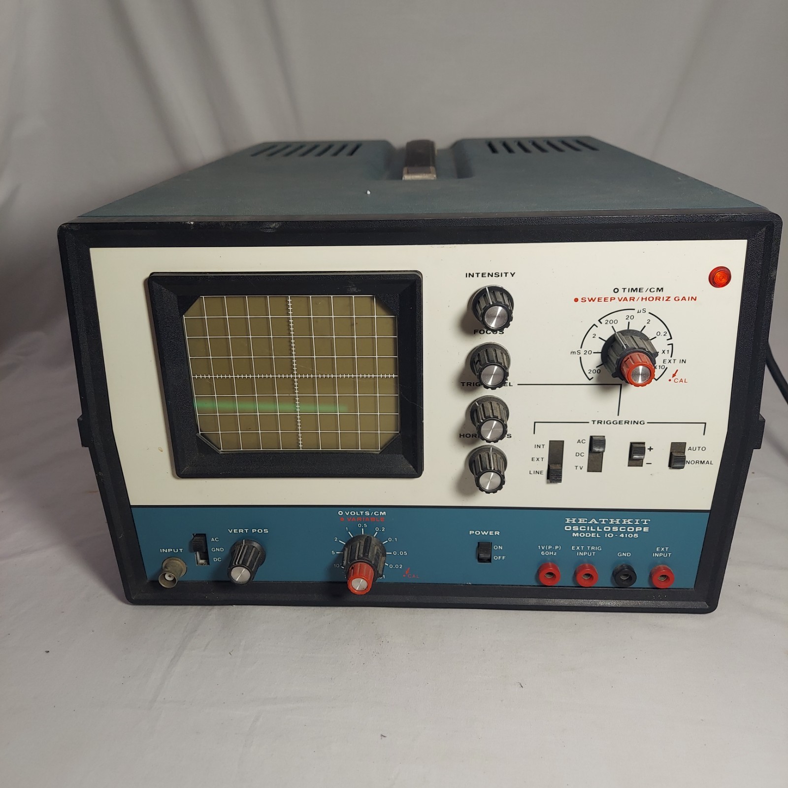 Vtg Heathkit IO-4105 Oscilloscope - Powers On As Is