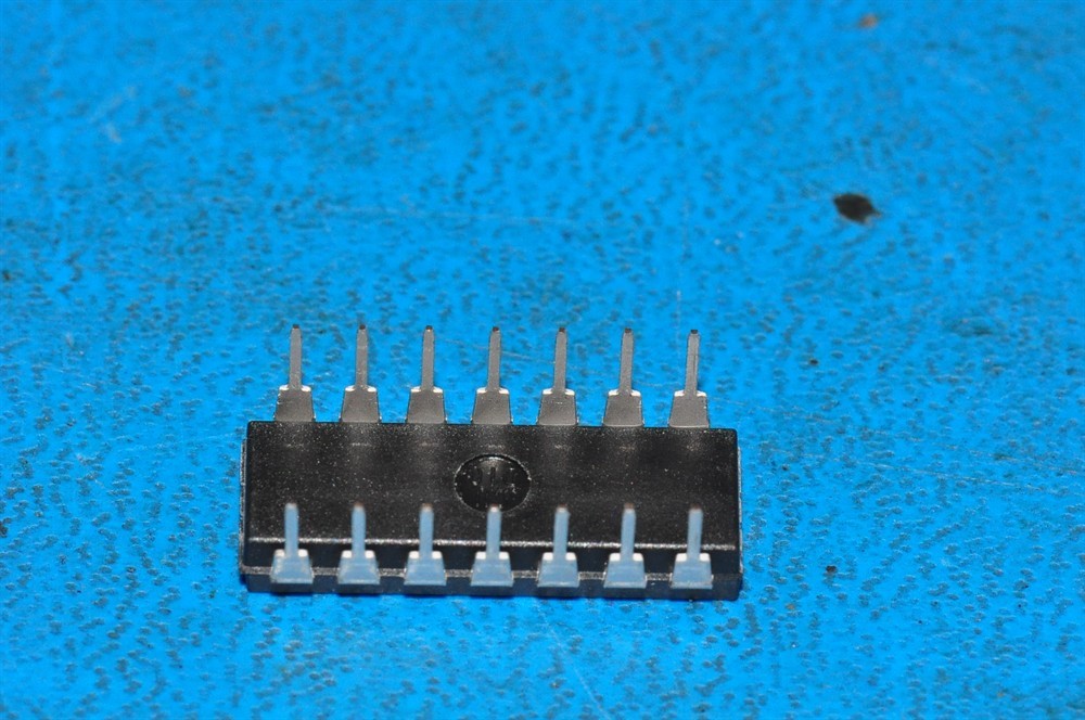 New (12pcs) 74ACT00PC ONSEMI IC Logic
