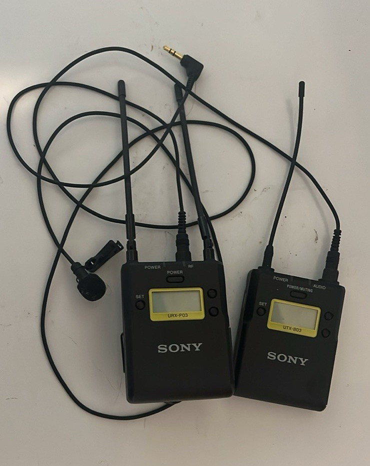 Sony Wireless Microphone URX-P03 UTX-B03 Set, 3.5mm Audio Console/Tabletop
