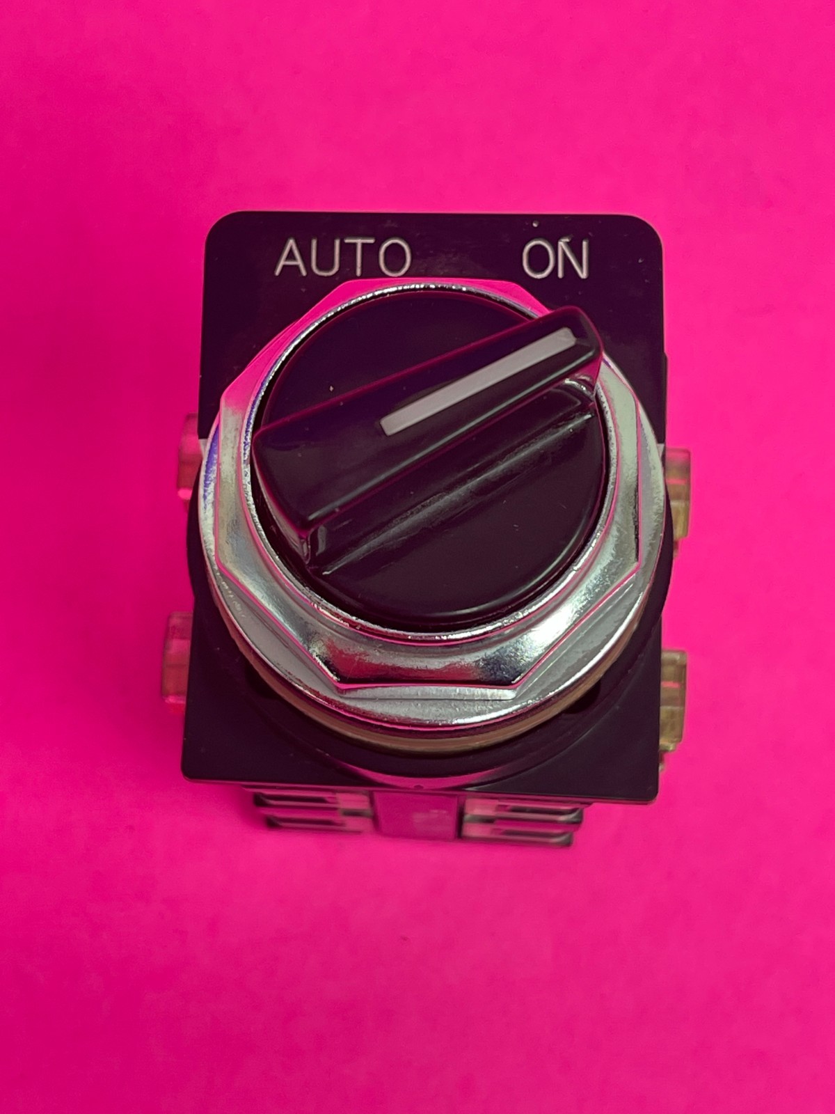 Ge CR104P 2-Position Selector Switch Knob Black, 2NO/2NC