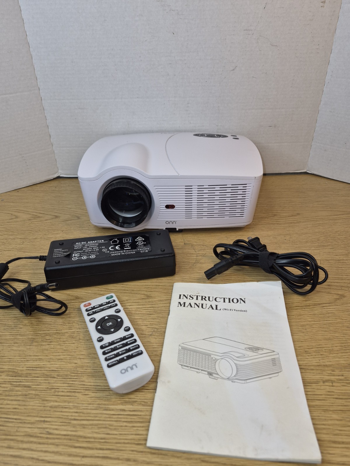 Onn 720p Roku Portable Projector ONA19AV902 With Manual