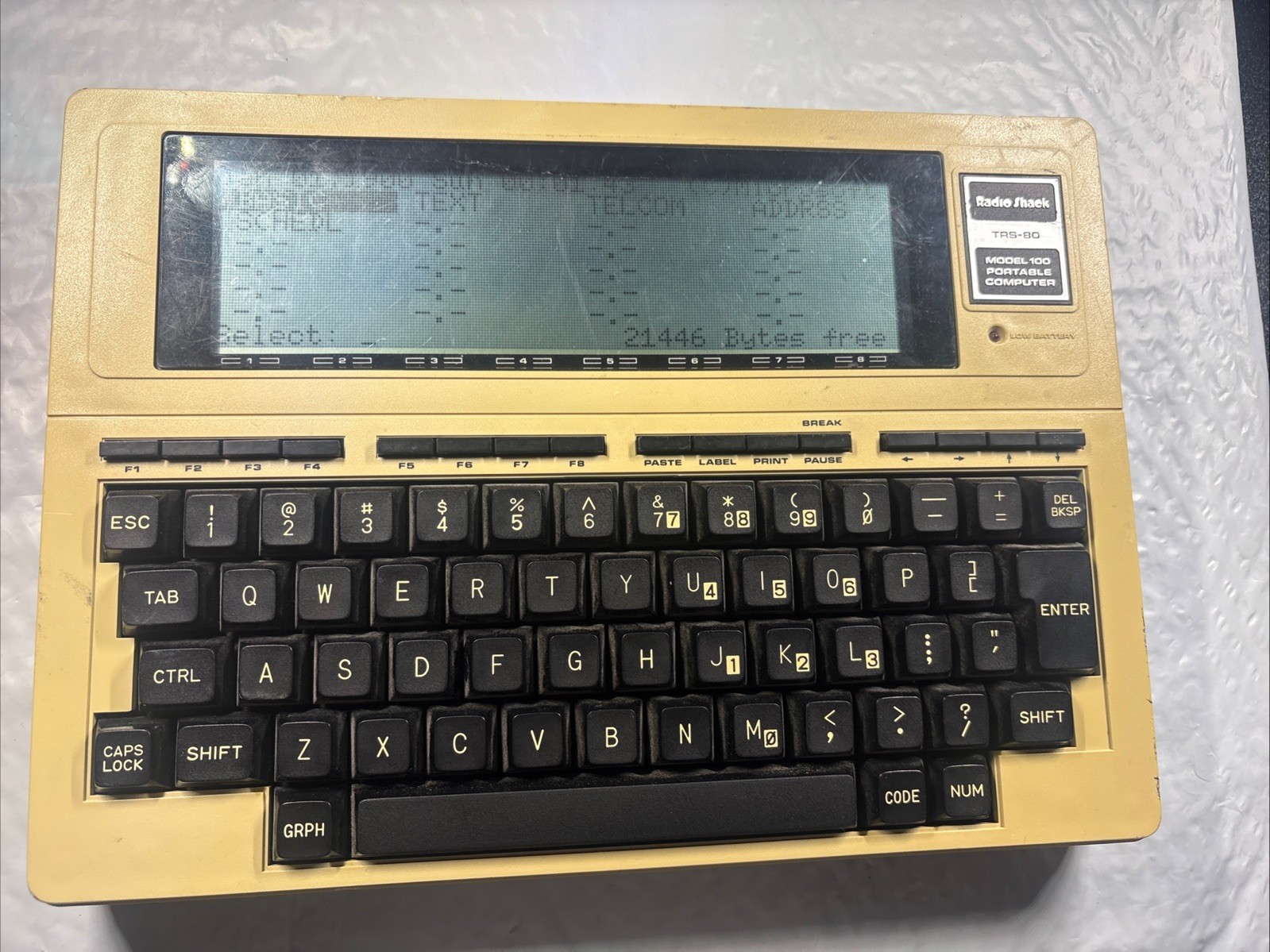Vintage 1983 Radio Shack TRS-80 model 100 portable computer