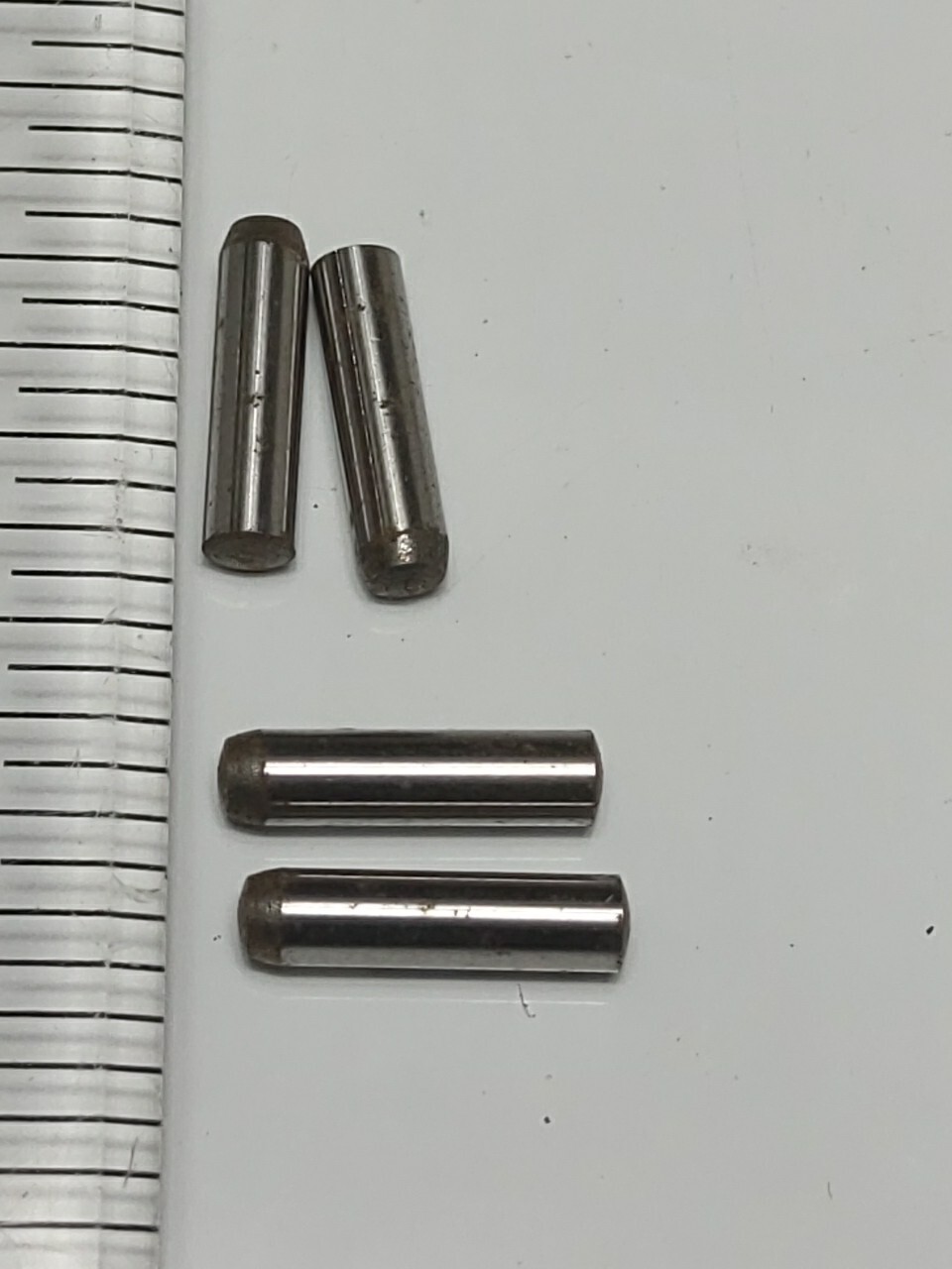 LOT OF 4 BEA PINS 618770 (NOS)