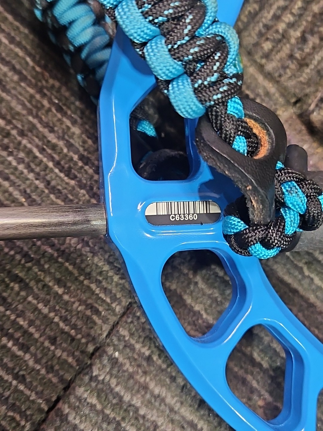 Diamond Archery by Bowtech Prism RH (Blue) Compound Bow + Bow Case & Accessories