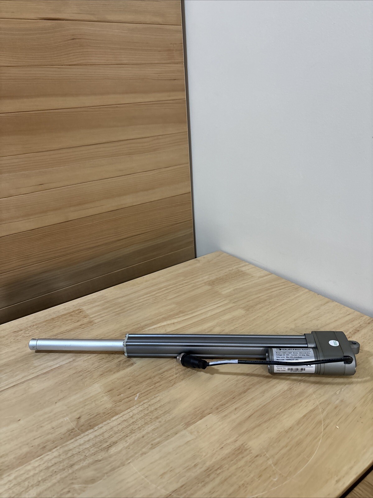 Duff-Norton LT255-2-250P Linear Actuator,24Vdc,225 Lb.,9.8 In 250mm