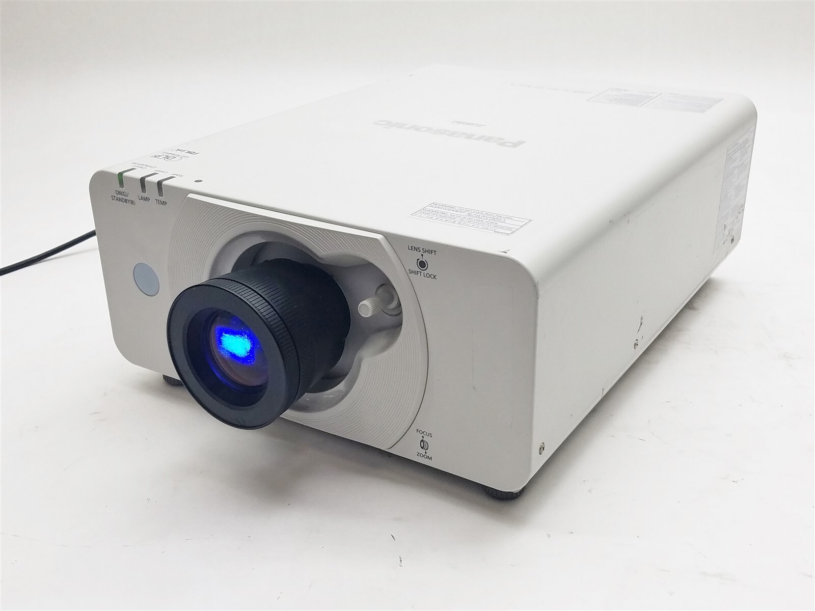 Panasonic PT-DW530U DW530 DLP HDMI 4000-Lumens 1280X800 WXGA Projector 1600Hr