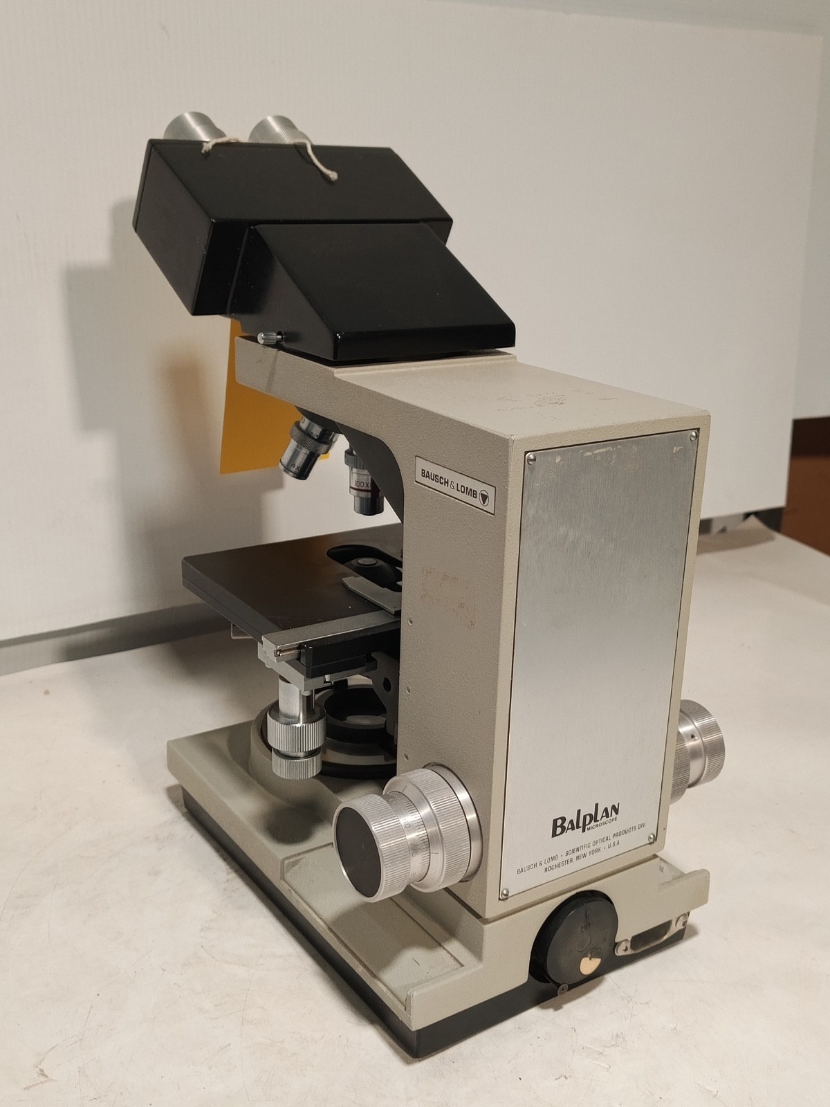 Bausch & Lomb Balplan Binocular Microscope 4x, 100x, 4x, 10x Objectives
