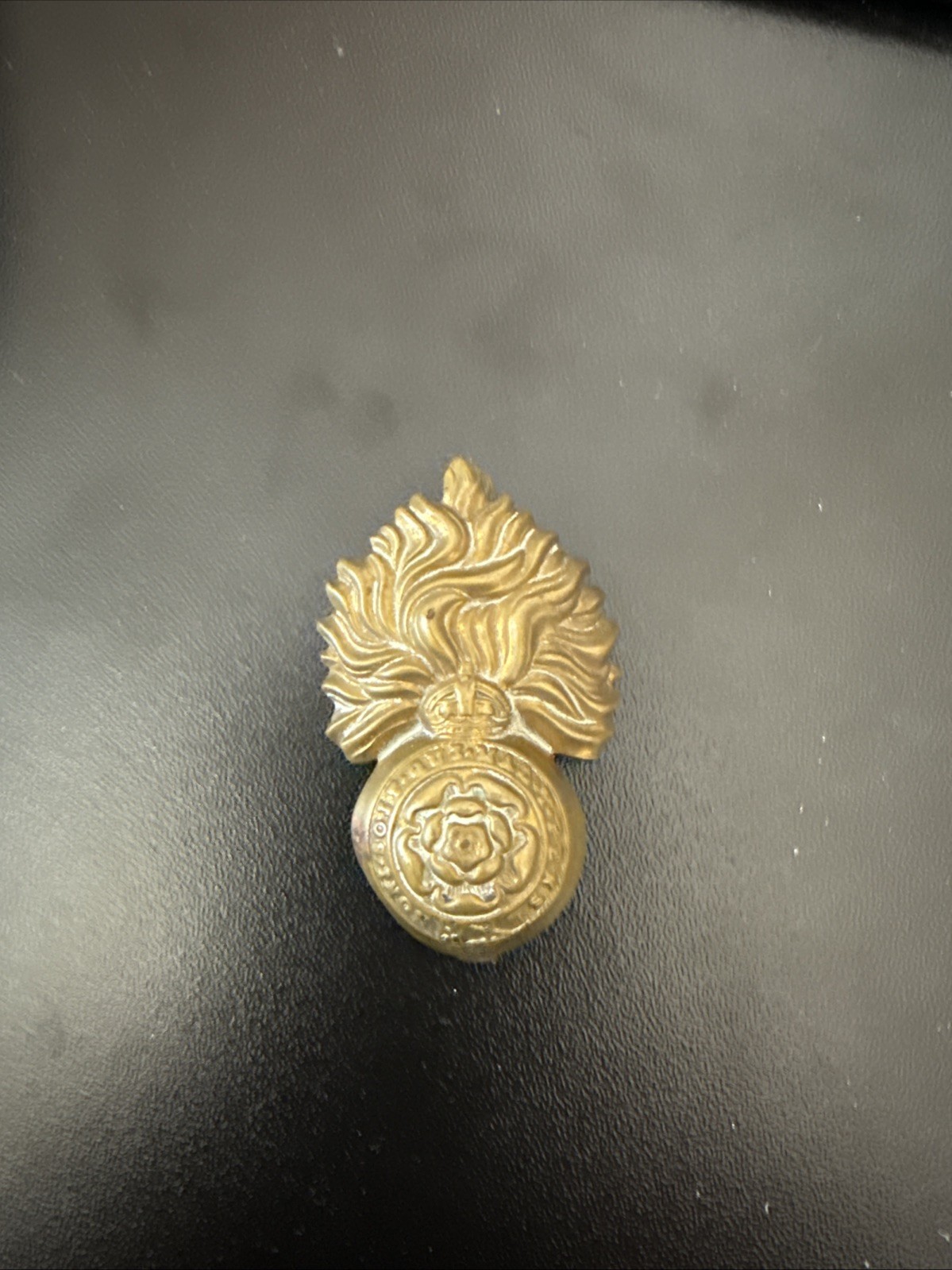 Original WW1 / WW2 British Army London Fusiliers Cap Badge