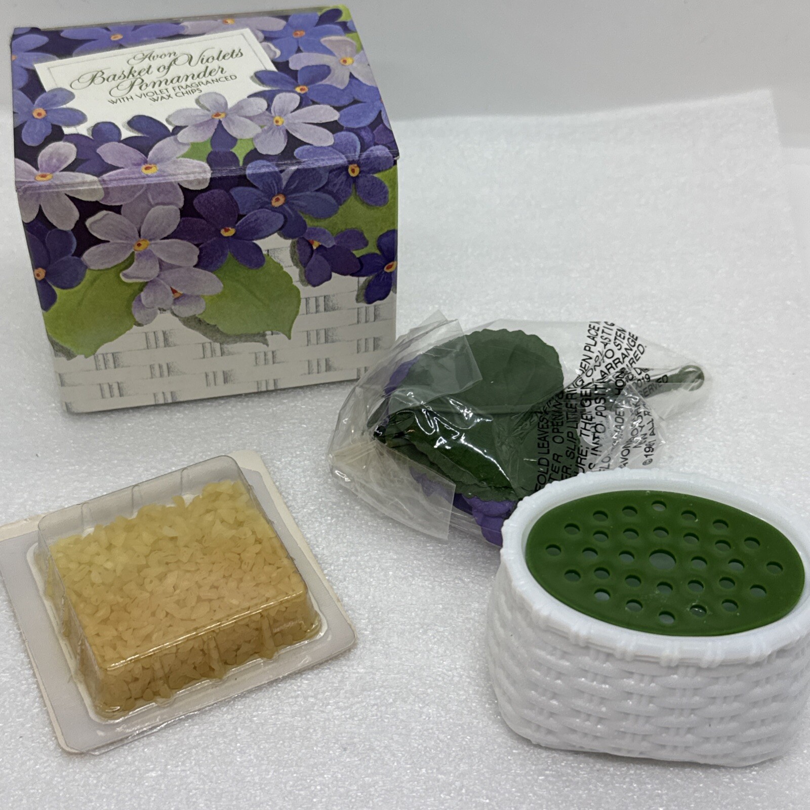 New 1981 AVON 2x3” Opal Glass Basket of Violets Pomander w/Fragranced Wax Chips