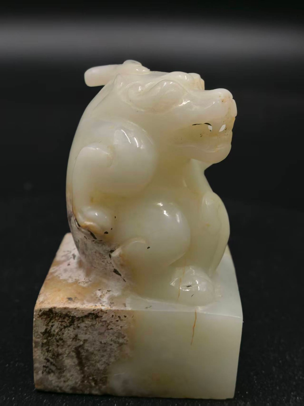 China jade sculpture seal bear pattern white jade seal