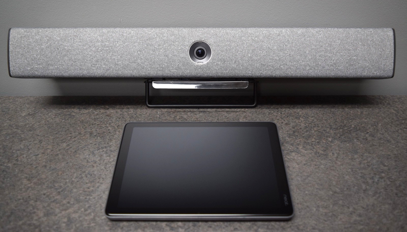 Neat Neatbar-SE B1 Conferencing Bar + Neatpad-SE A1 Touch Panel