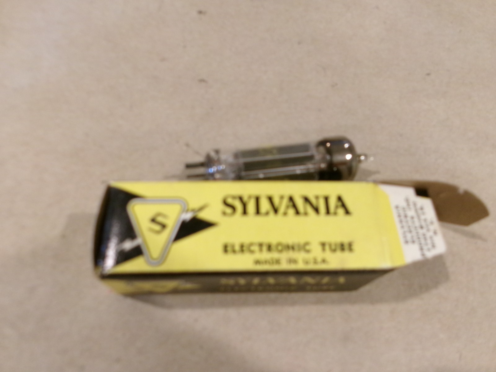 OEM VINTAGE ELECTRONIC TUBE SYLVANIA 6BN6