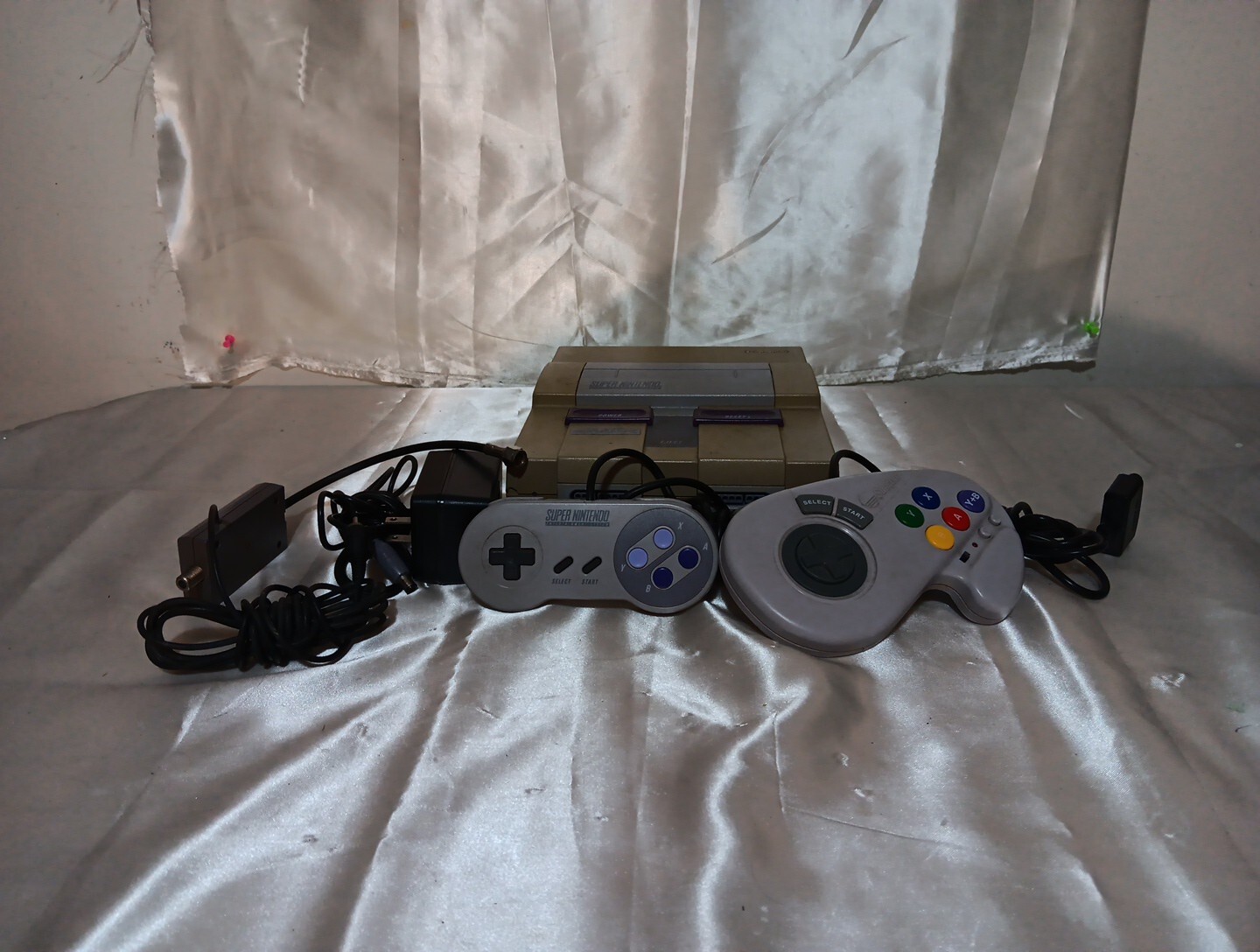 1990 SNES Console With Power Glove + Suncom Controller