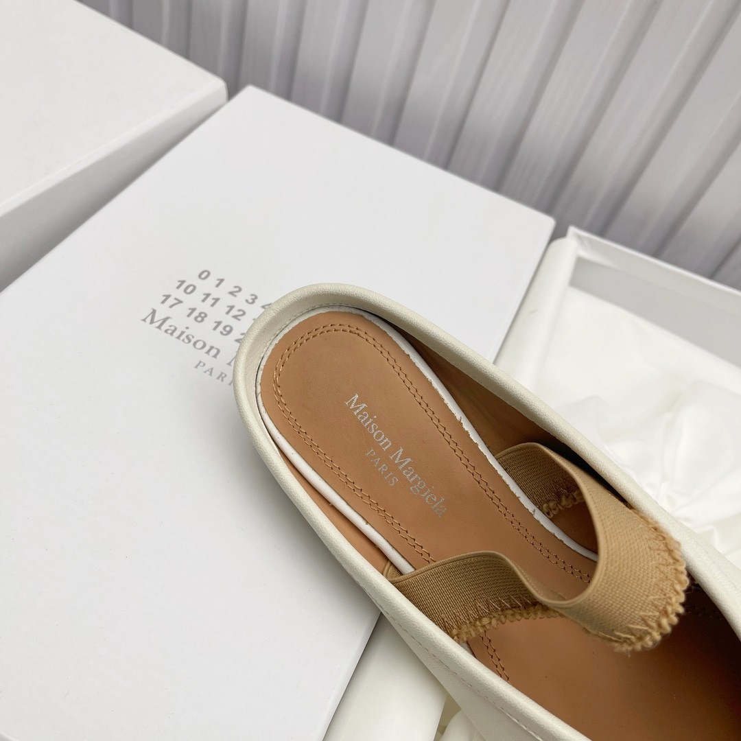 Maison Margiela Highly Popular & Comfortable Split-Toe Shoes — Size 38