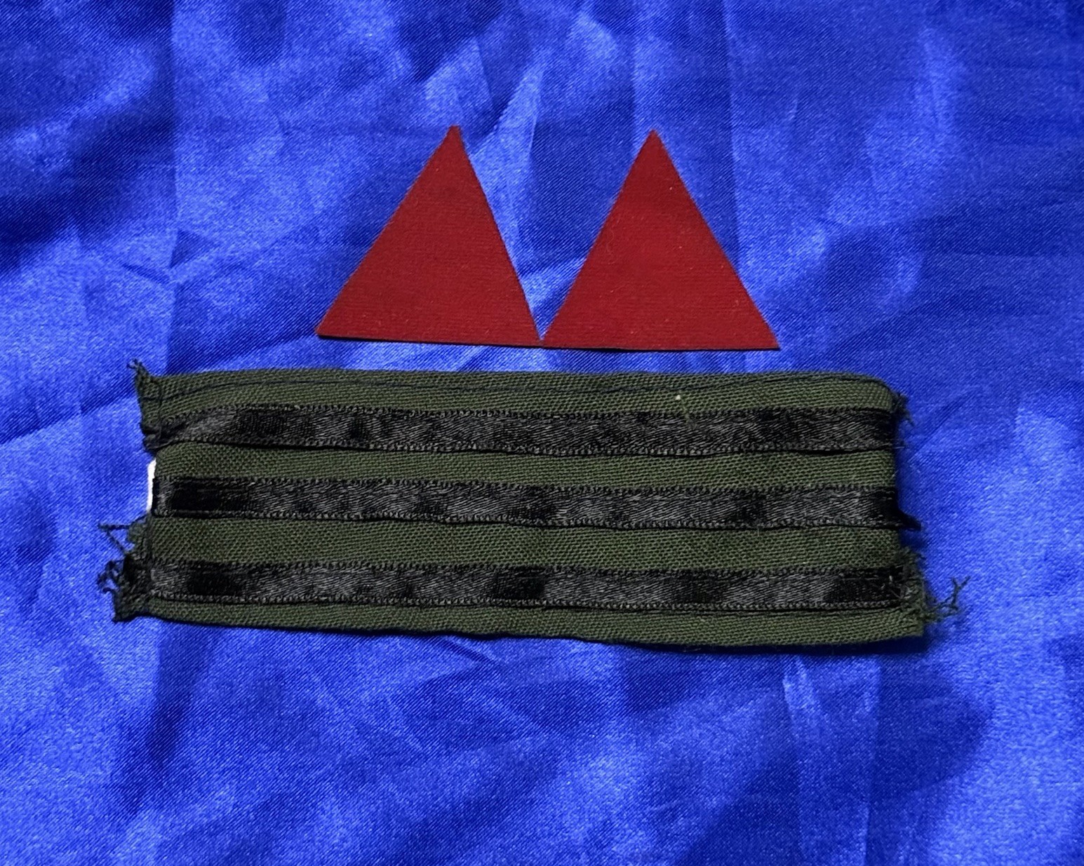 Iraq-Vintage Iraqi Republican Guards SERGEANT Rank W/ 2 Red Triangle Early1990’s
