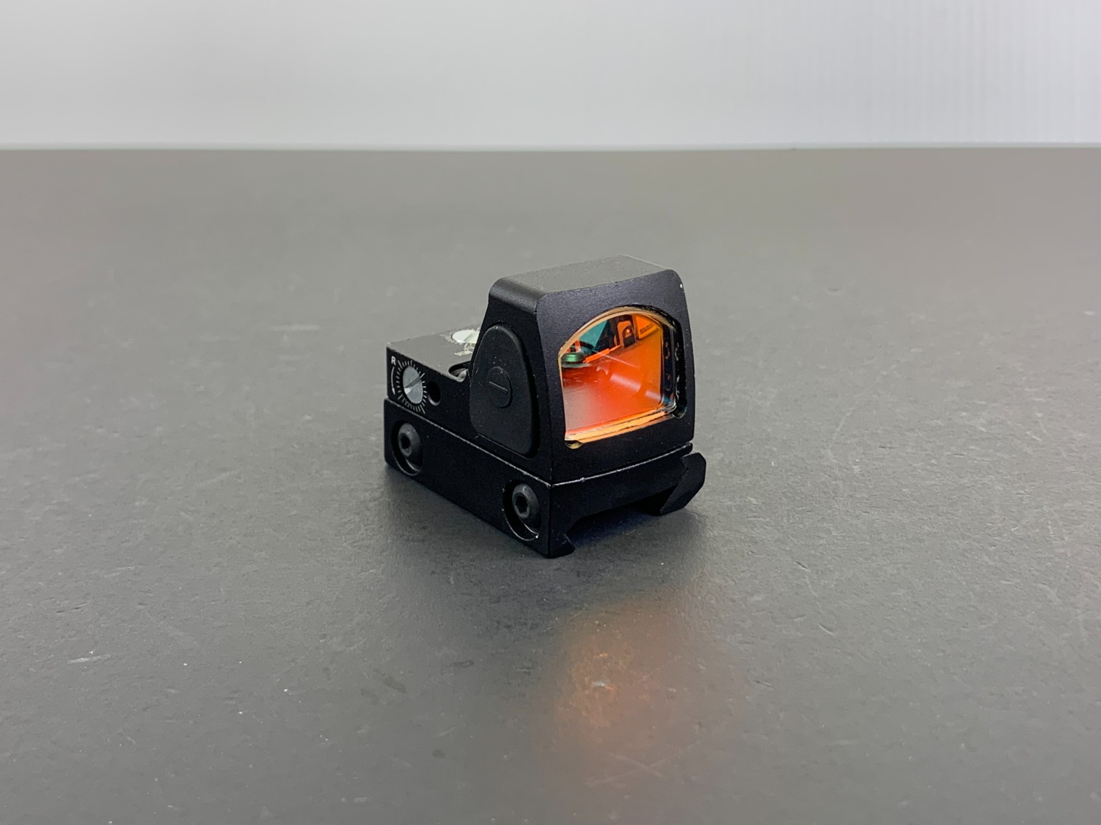 Matrix Dot Sight "MDS" Flat Top Low Profile Red Dot Sight (Color: Black)