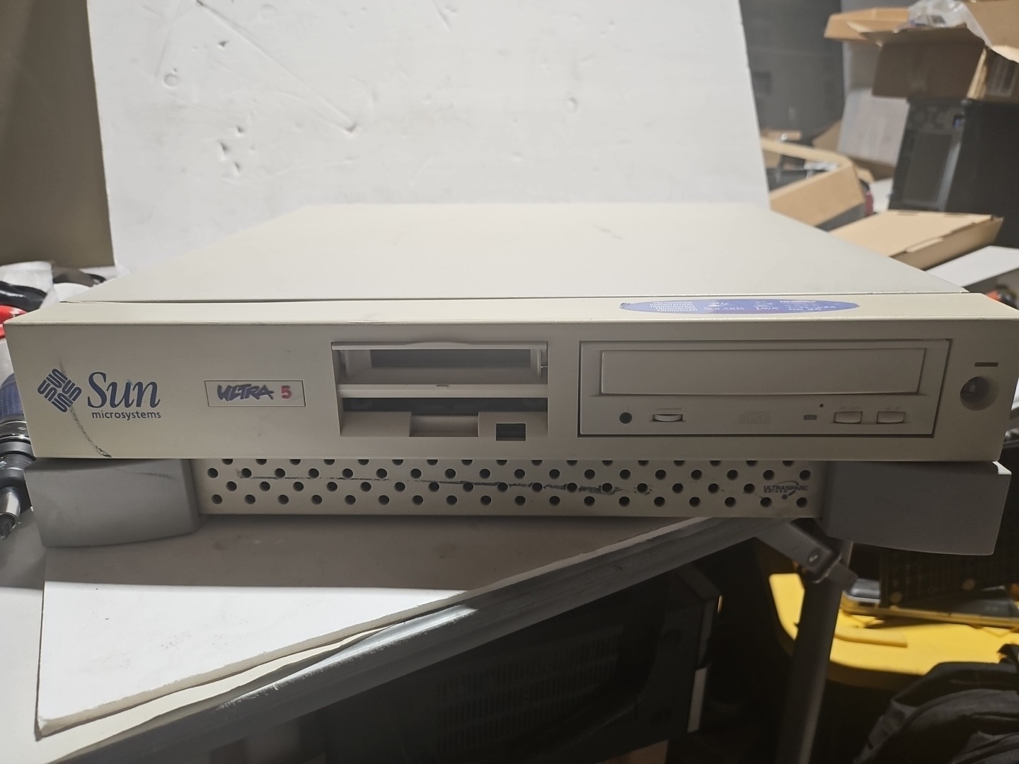 SUN Microsystems Ultra 5 UltraSPARC IIi Workstation 8.6GB HD RAM Floppy Optical