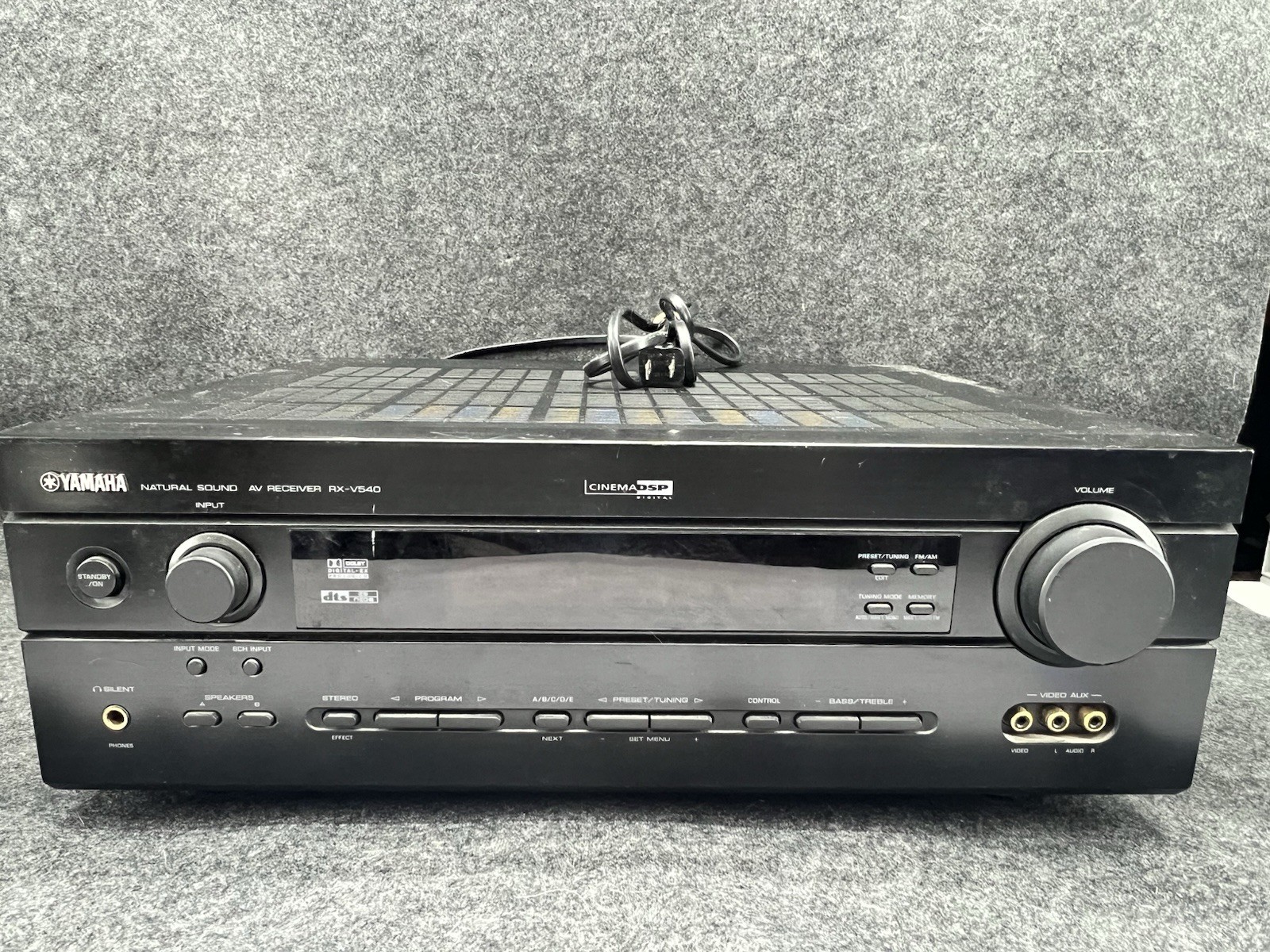 Yamaha RX-V540 6.1-channel Natural Sound A/V Receiver Dolby DTS - Powers On