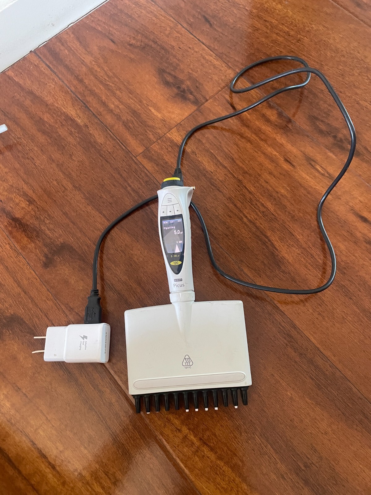 Biohit Sartorius Picus Electronic Pipette Pipettor 12 Channel 120 ul w/charger