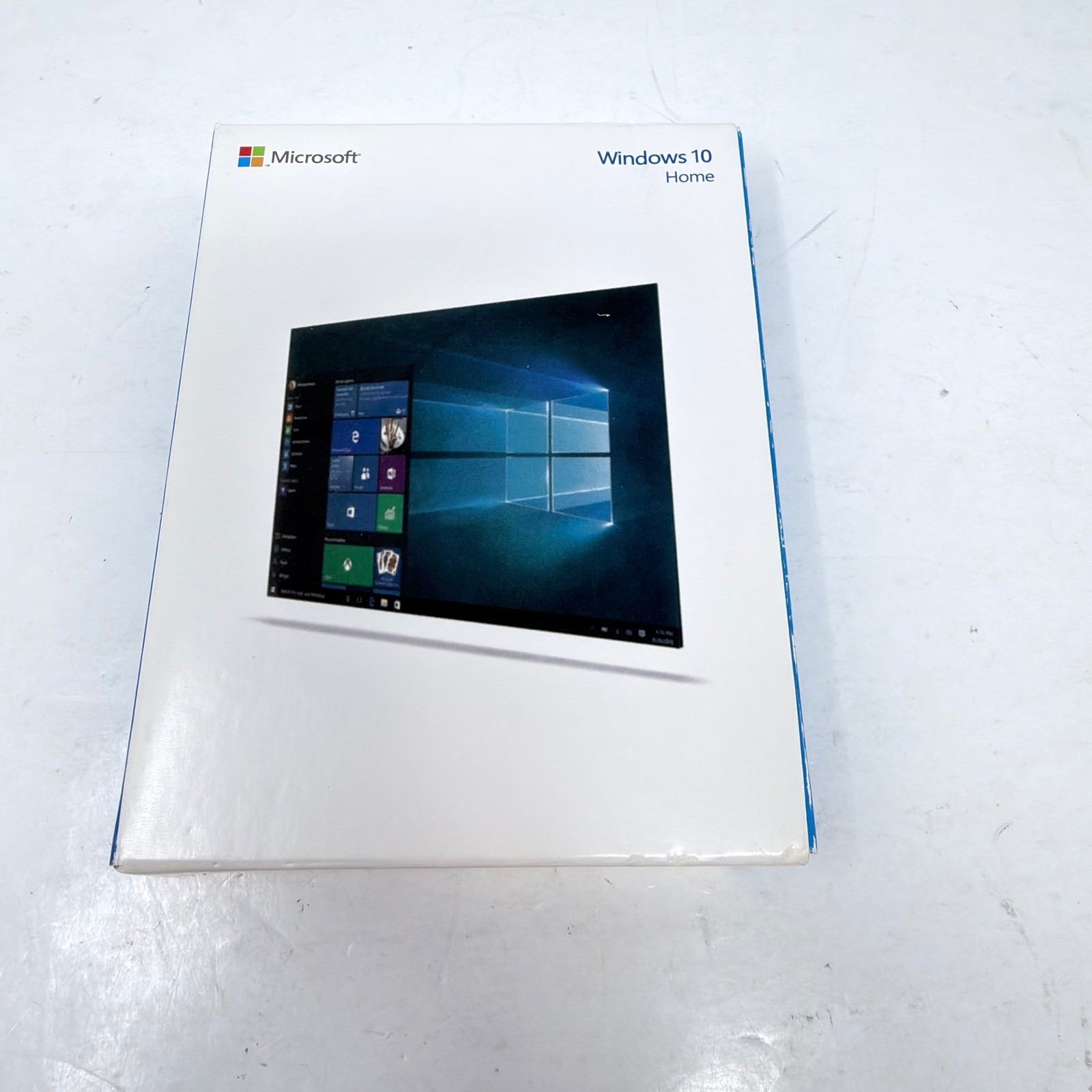 Microsoft Windows 10 Home Full Version USB 32/64-Bit English  White